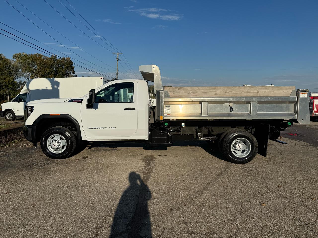GMC Sierra 3500HD CC 4WD Reg Cab 171" WB, 84.5" CA Pro 2025