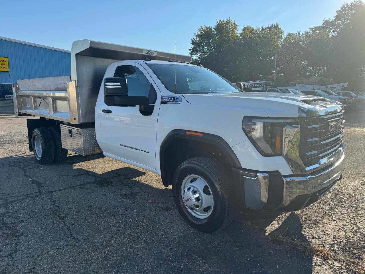 GMC Sierra 3500HD CC 4WD Reg Cab 171" WB, 84.5" CA Pro 2025
