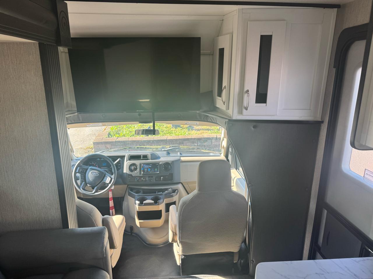 Ford E-Series Cutaway E-350 SRW 138" WB 2023