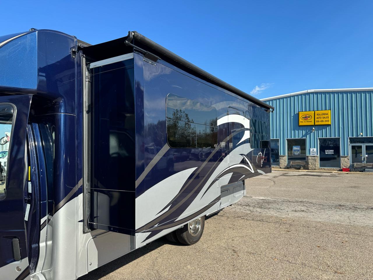 Ford E-Series Cutaway E-350 SRW 138" WB 2023