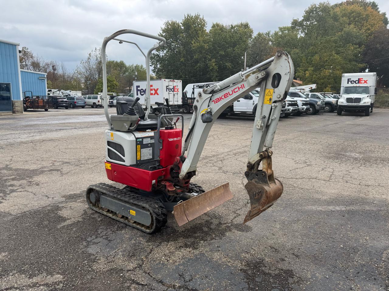 Takeuchi TB210R  2023