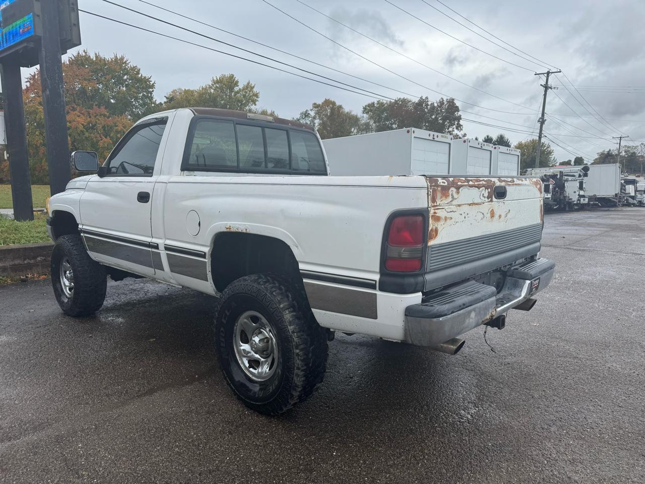 Dodge Ram 1500 2dr Reg Cab 119" WB 4WD 1998