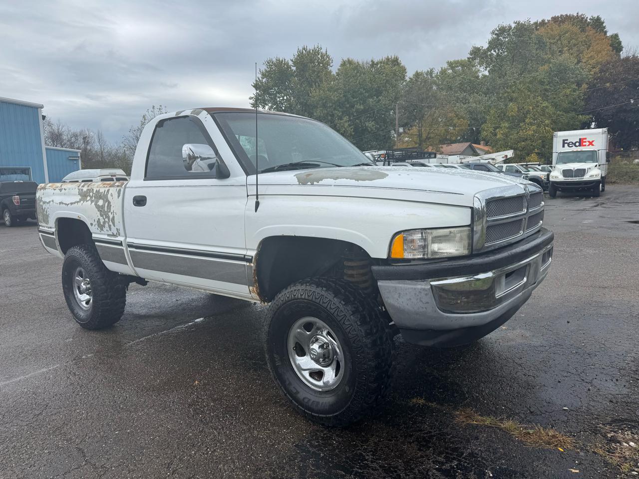 Dodge Ram 1500 2dr Reg Cab 119" WB 4WD 1998