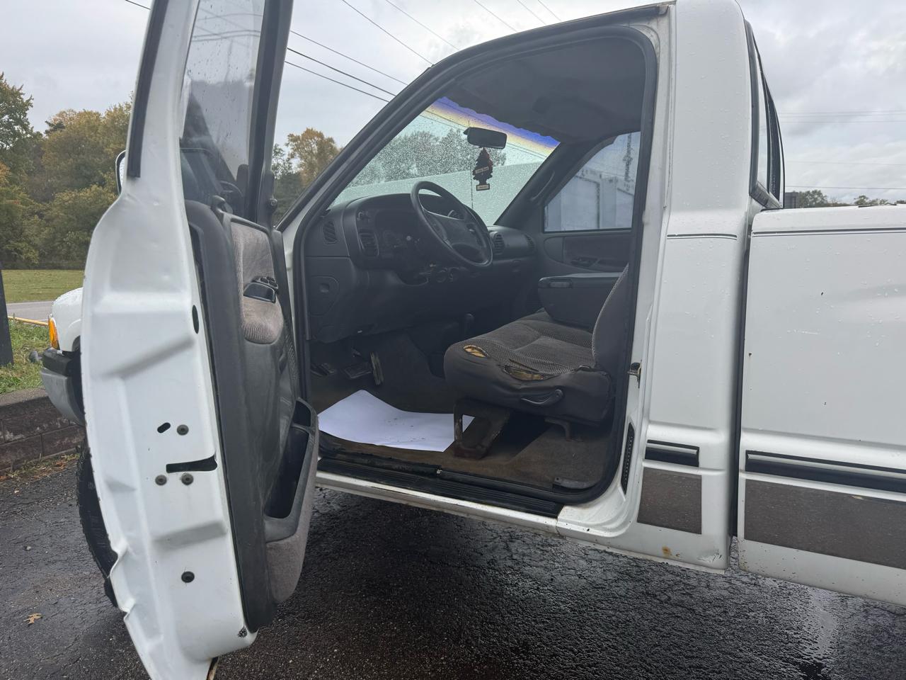 Dodge Ram 1500 2dr Reg Cab 119" WB 4WD 1998