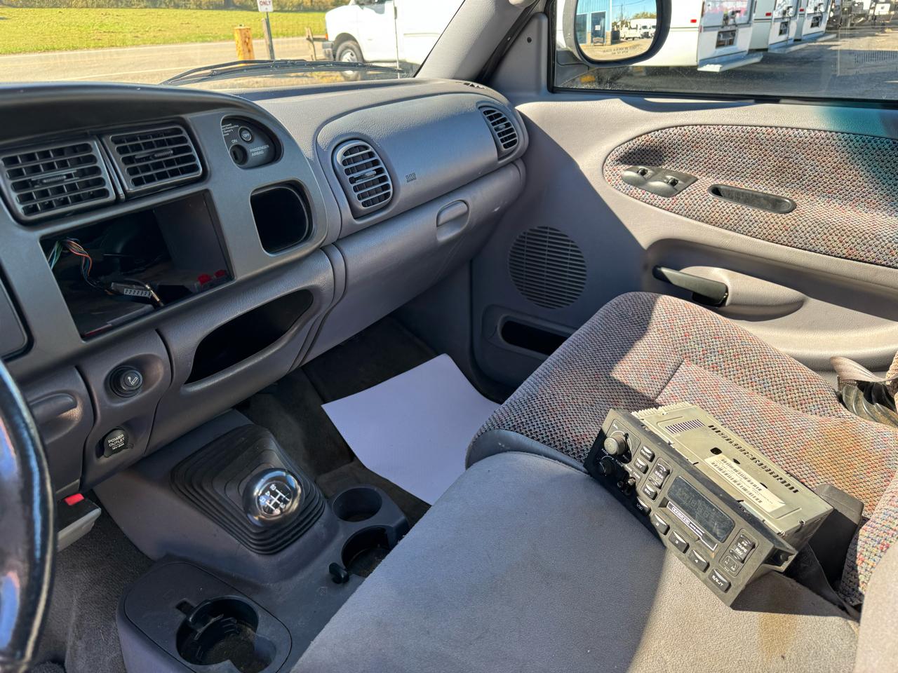 Dodge Ram 2500 4dr Quad Cab 139" WB HD 2002