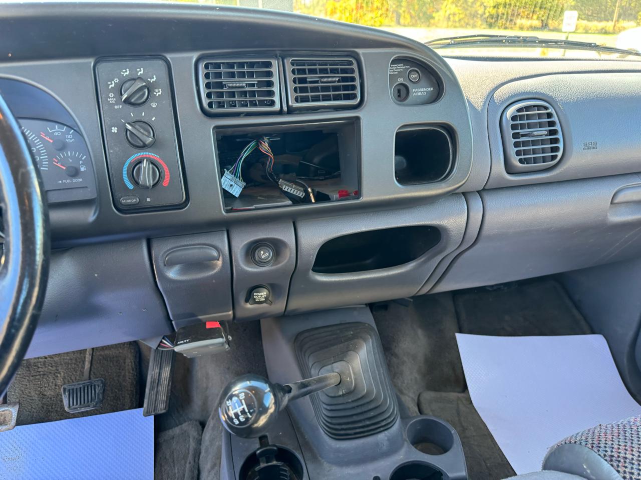 Dodge Ram 2500 4dr Quad Cab 139" WB HD 2002