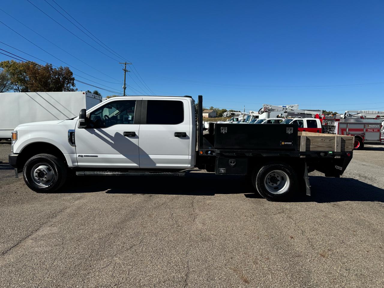 Ford Super Duty F-350 DRW XL 4WD Crew Cab 179" WB 60" CA 2022