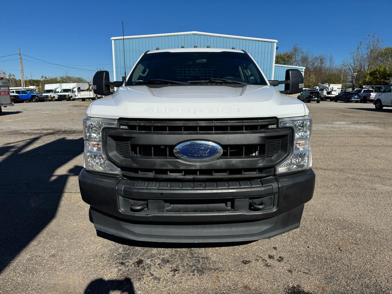 Ford Super Duty F-350 DRW XL 4WD Crew Cab 179" WB 60" CA 2022