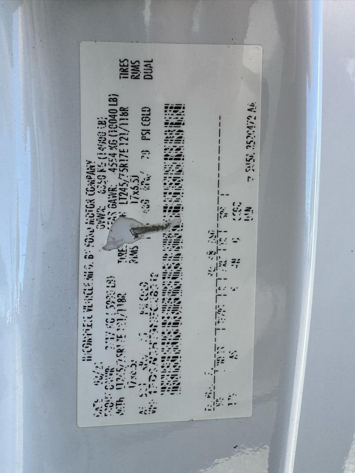 Ford Super Duty F-350 DRW XL 4WD Crew Cab 179" WB 60" CA 2022