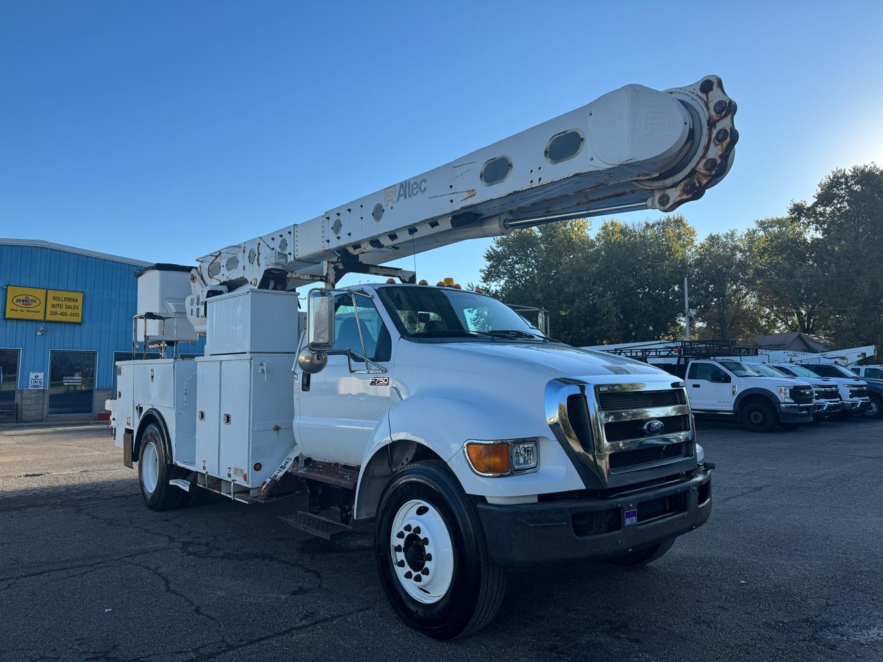 Ford Super Duty F-750 Straight Frame Reg Cab XLT 2011