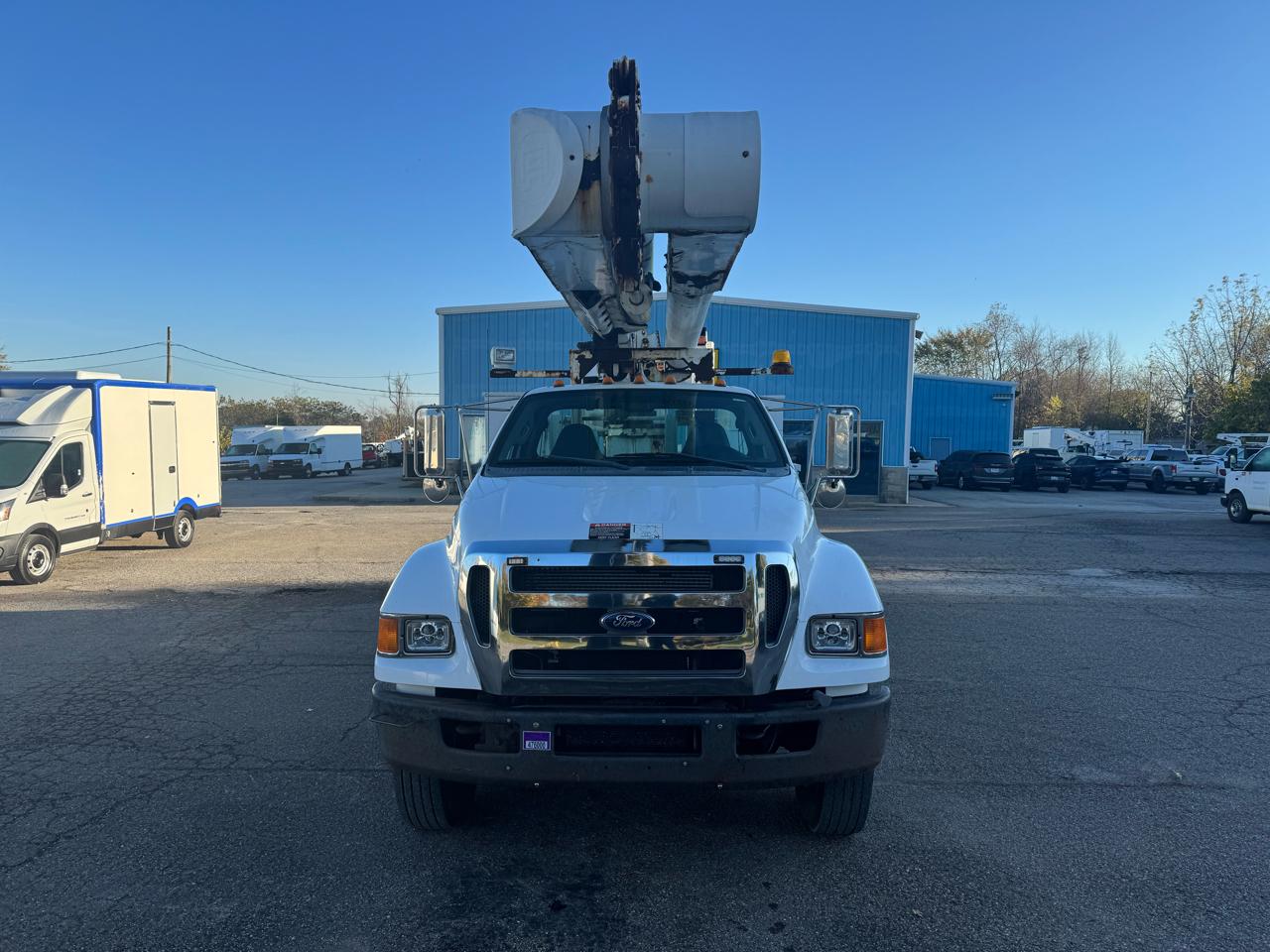 Ford Super Duty F-750 Straight Frame Reg Cab XLT 2011