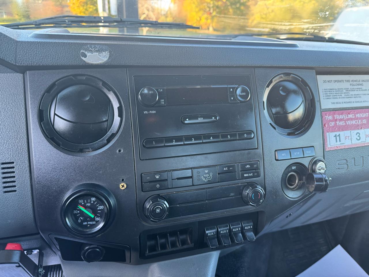 Ford Super Duty F-750 Straight Frame Reg Cab XLT 2011