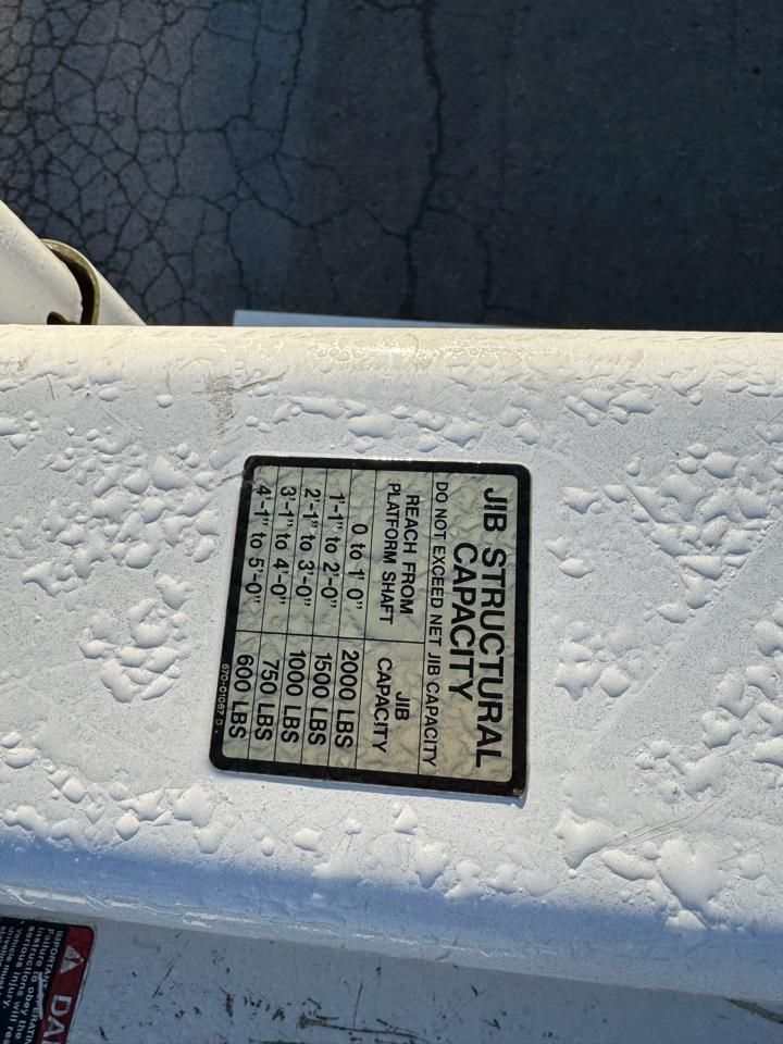 Ford Super Duty F-750 Straight Frame Reg Cab XLT 2011