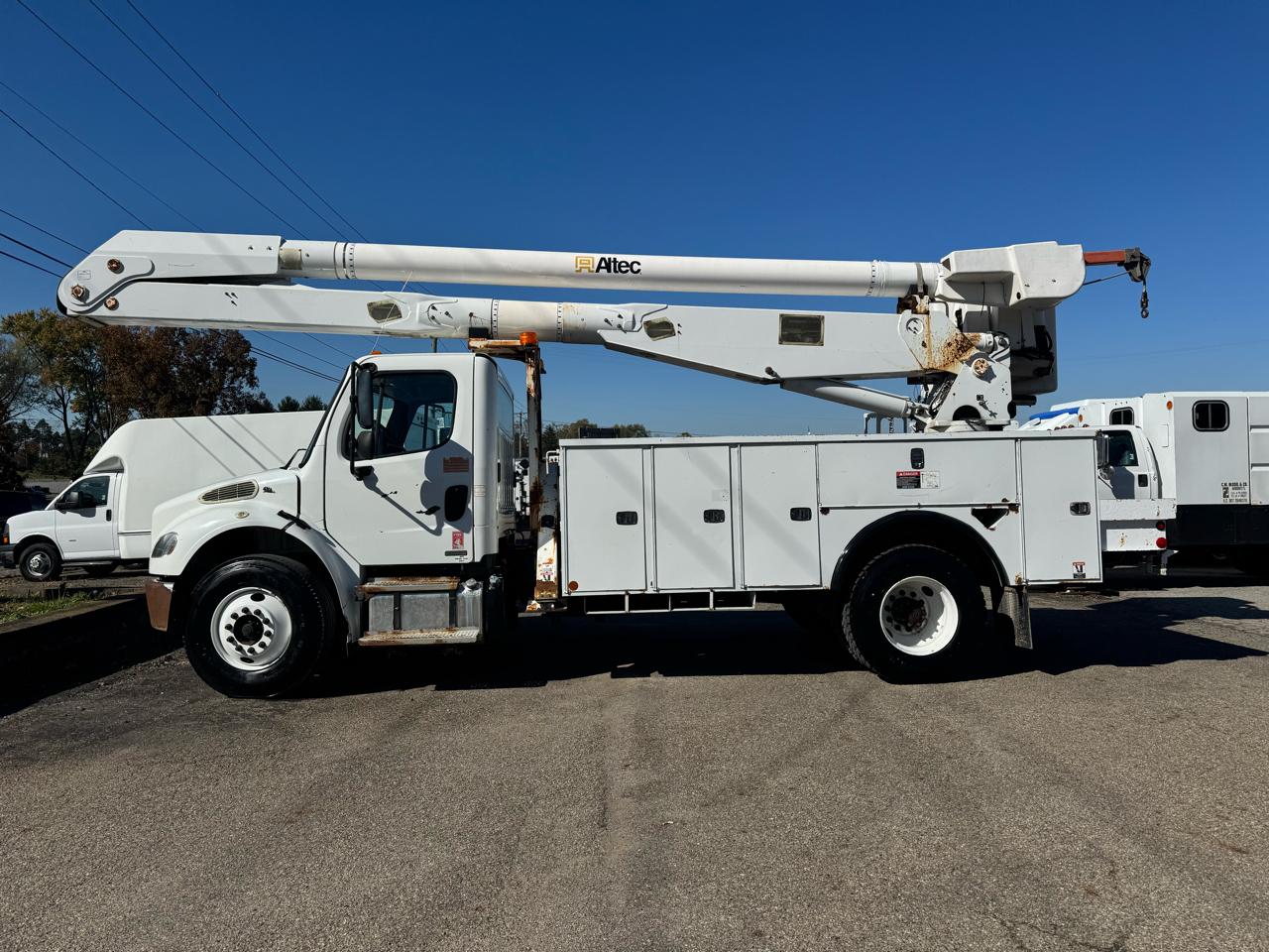 Freightliner M2 106  2012