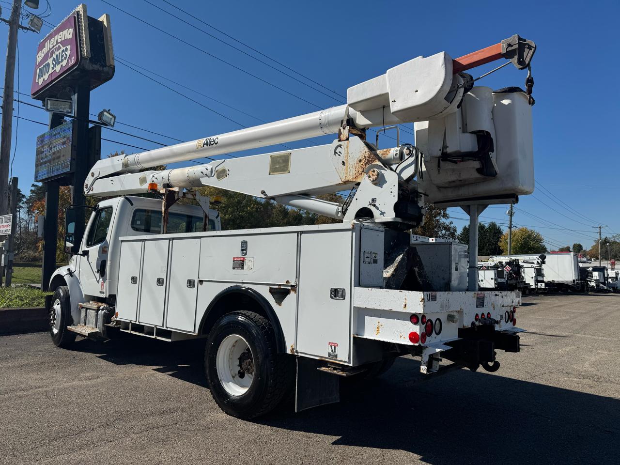 Freightliner M2 106  2012