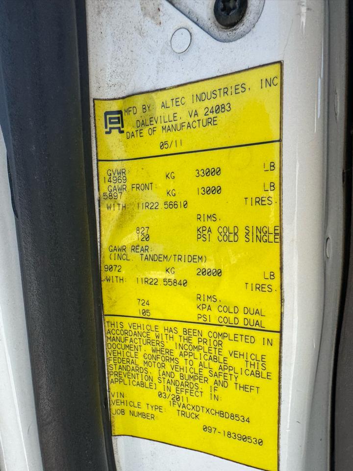 Freightliner M2 106  2012