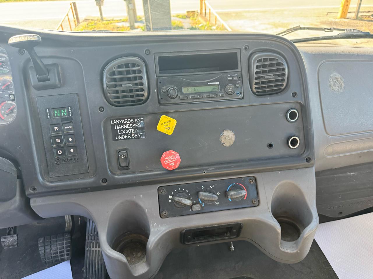 Freightliner M2 106  2012