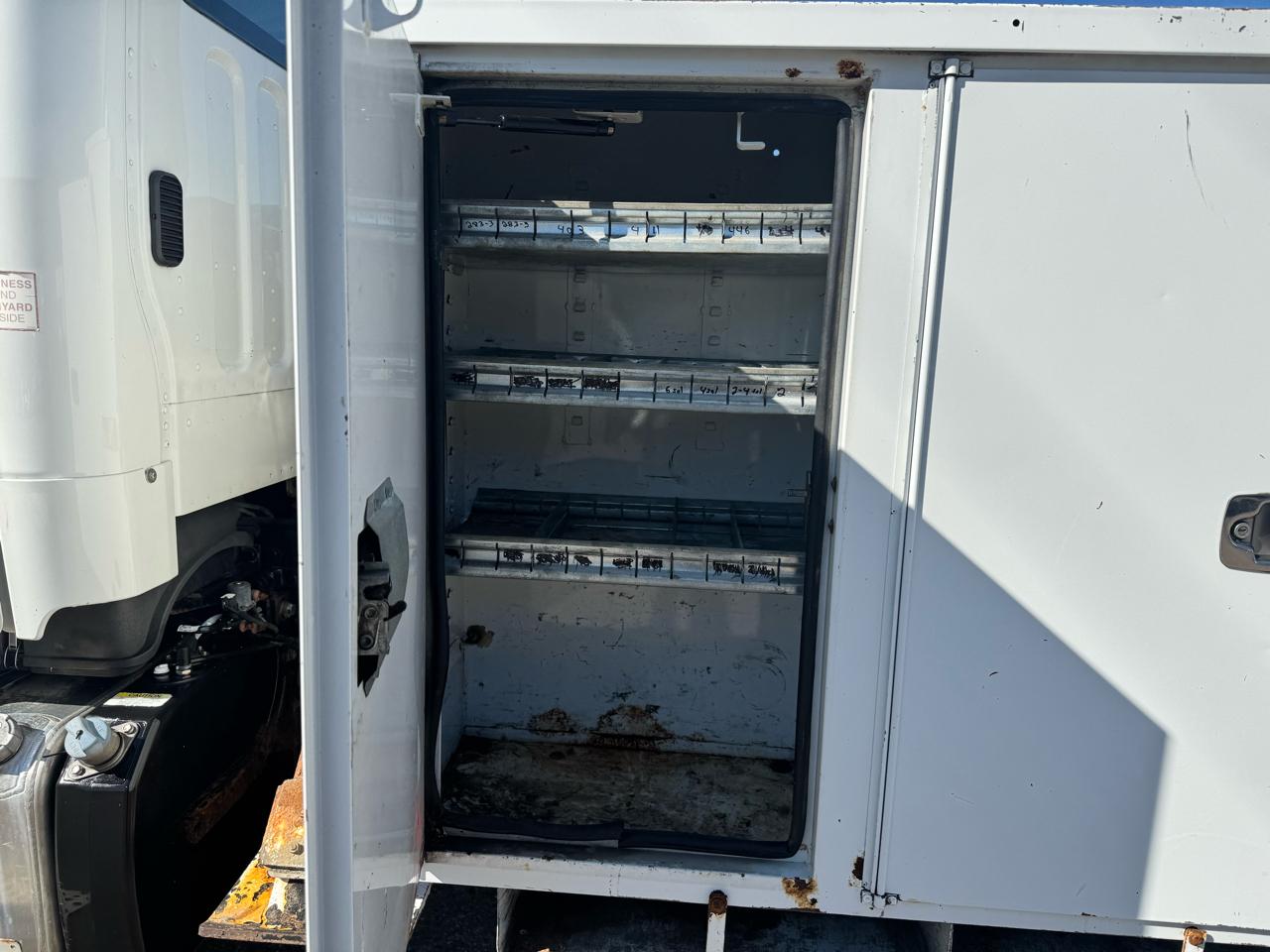 Freightliner M2 106  2012