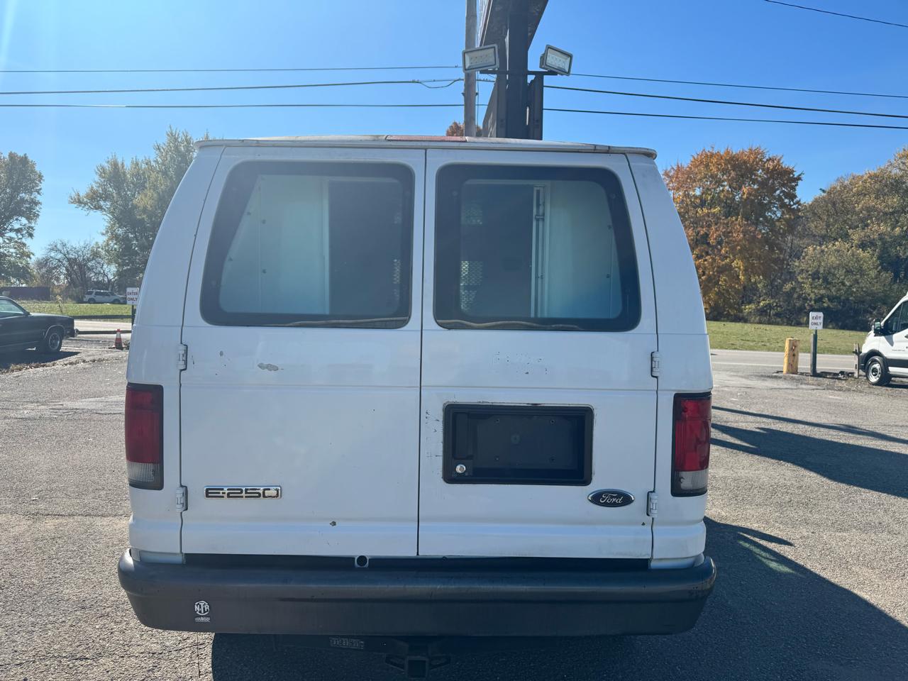 Ford Econoline Cargo Van E-250 2006