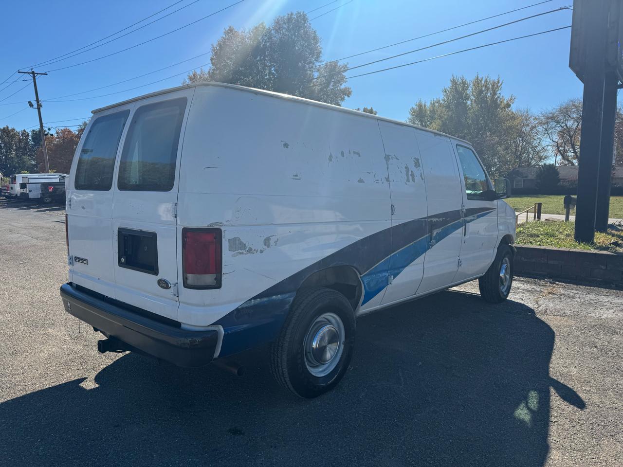 Ford Econoline Cargo Van E-250 2006