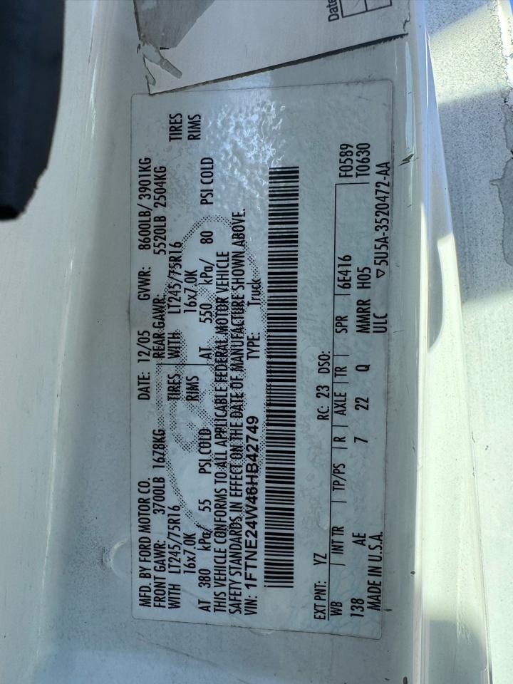 Ford Econoline Cargo Van E-250 2006