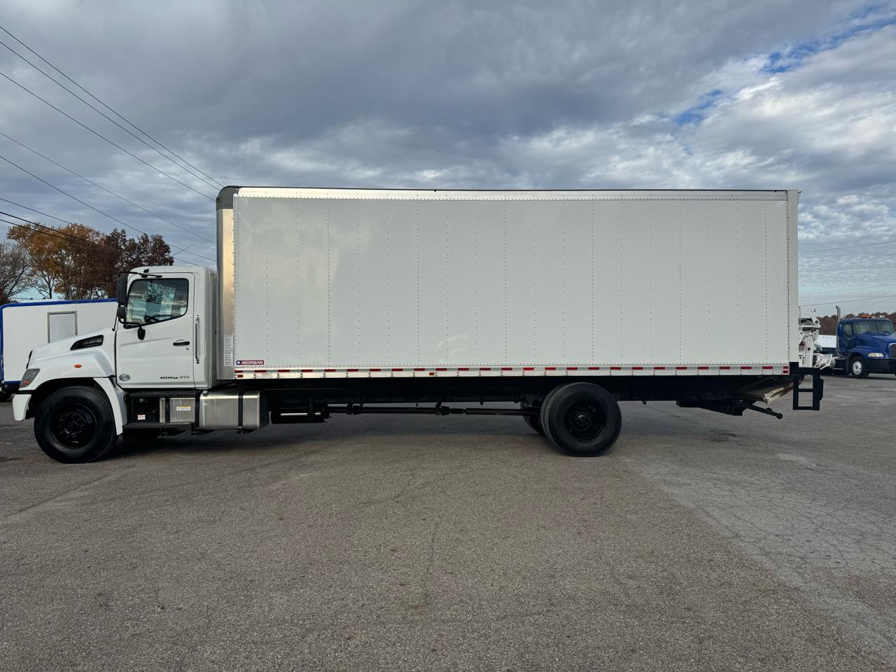 Hino 268A  2019