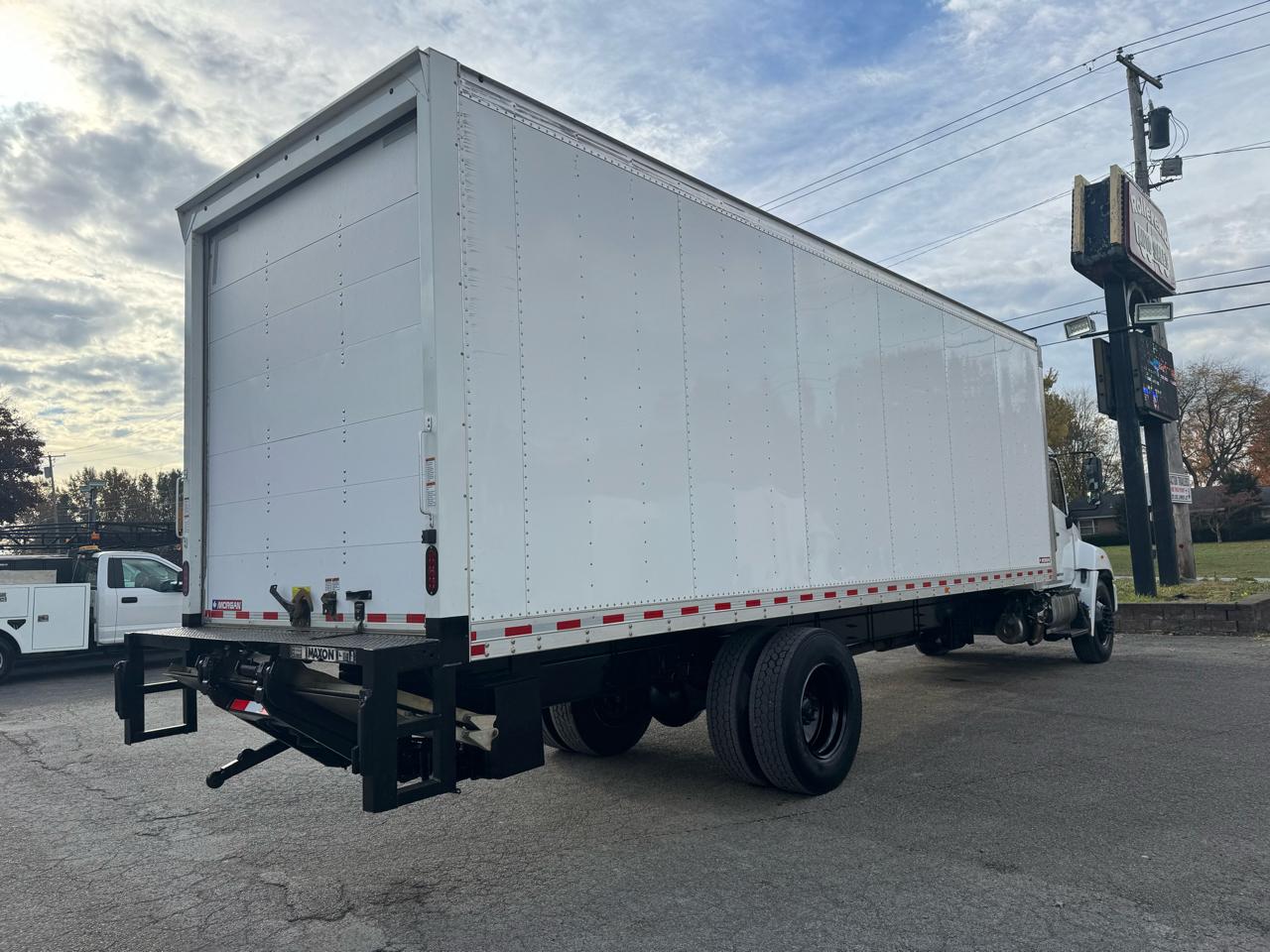 Hino 268A  2019