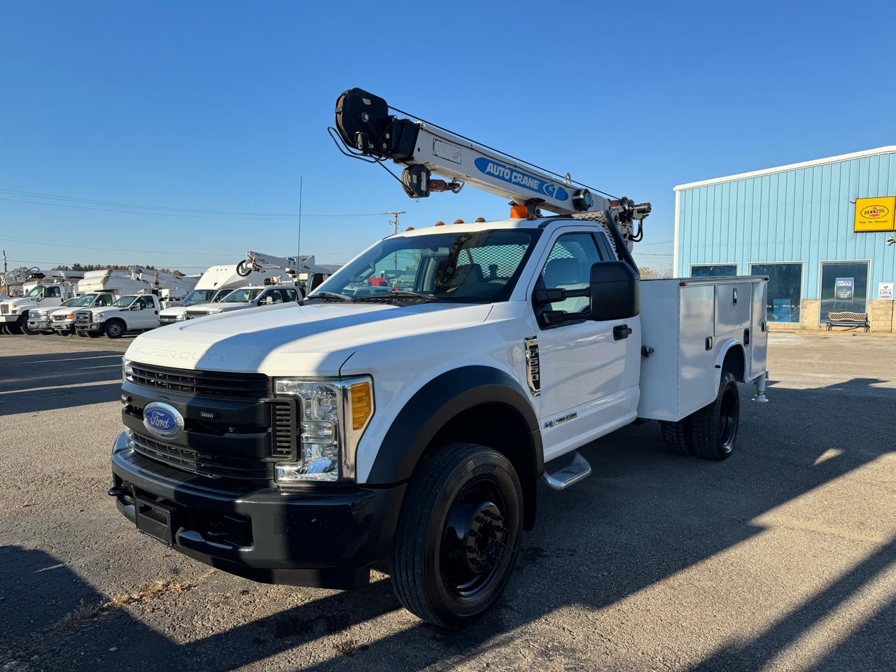 Ford Super Duty F-550 DRW XL 2WD Reg Cab 145" WB 60" CA 2017