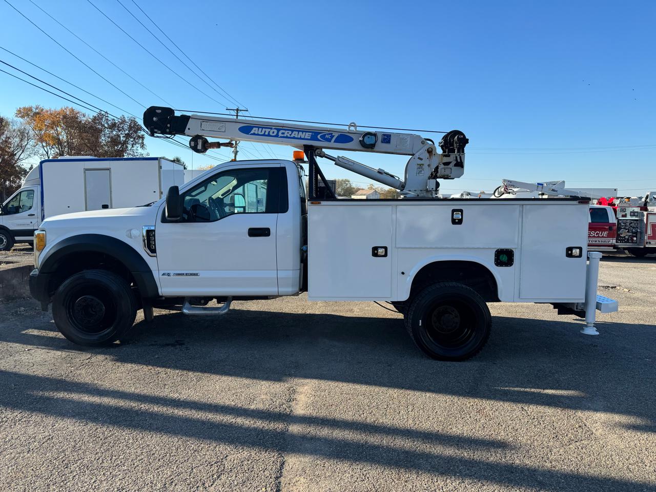 Ford Super Duty F-550 DRW XL 2WD Reg Cab 145" WB 60" CA 2017