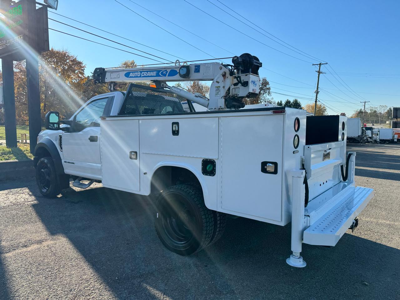 Ford Super Duty F-550 DRW XL 2WD Reg Cab 145" WB 60" CA 2017