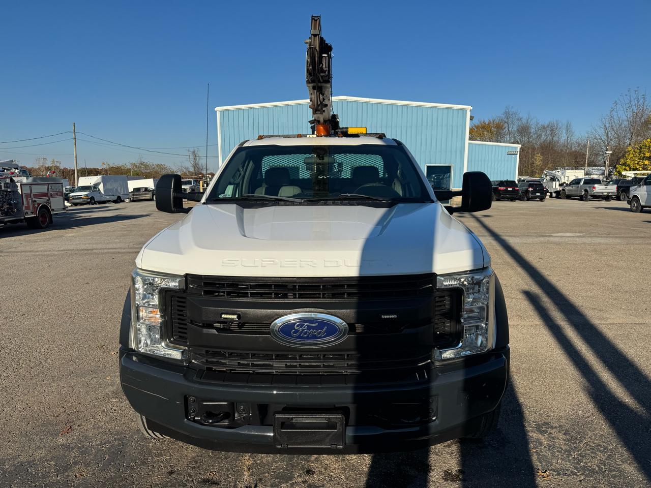 Ford Super Duty F-550 DRW XL 2WD Reg Cab 145" WB 60" CA 2017