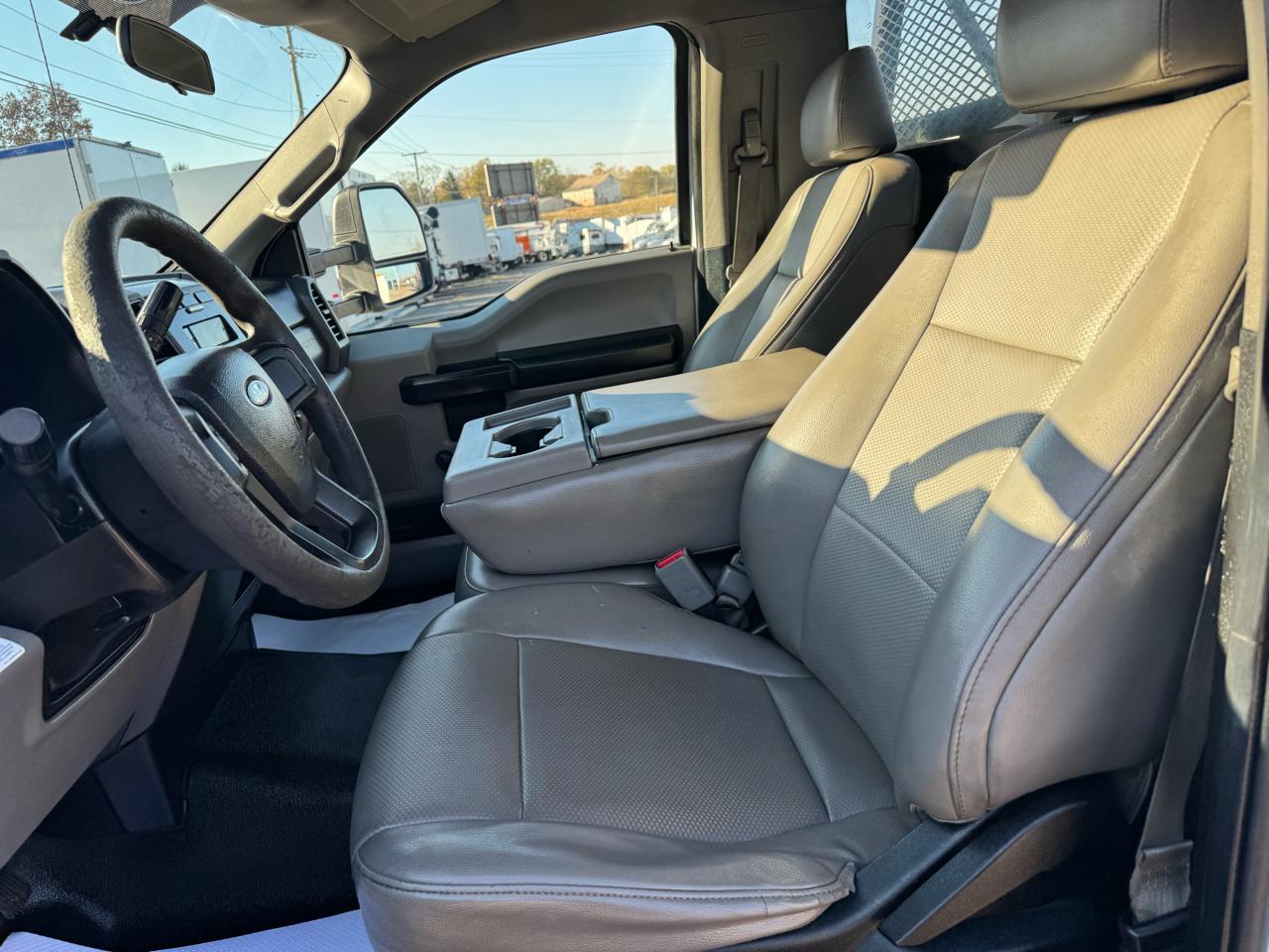 Ford Super Duty F-550 DRW XL 2WD Reg Cab 145" WB 60" CA 2017