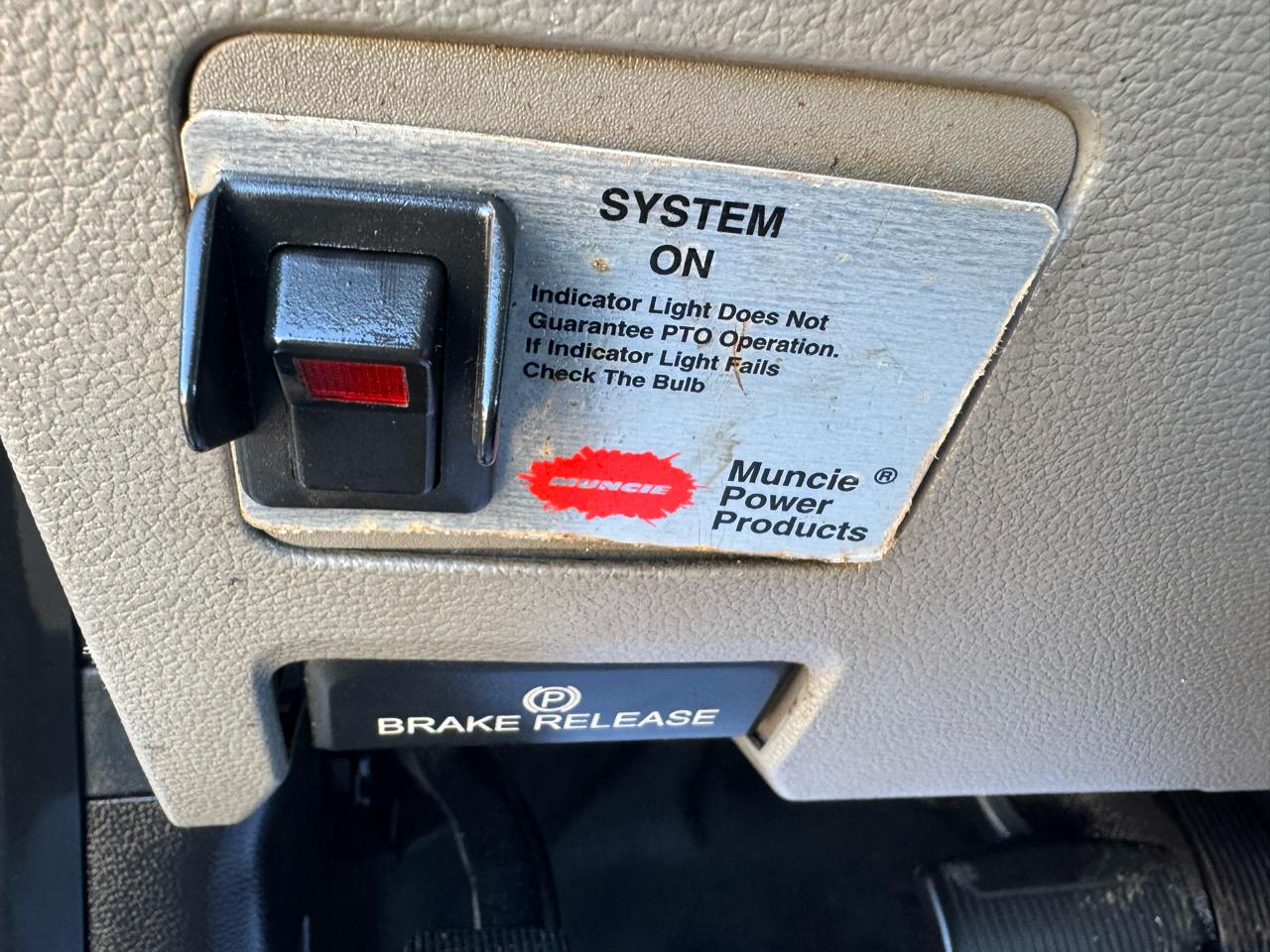 Ford Super Duty F-550 DRW XL 2WD Reg Cab 145" WB 60" CA 2017