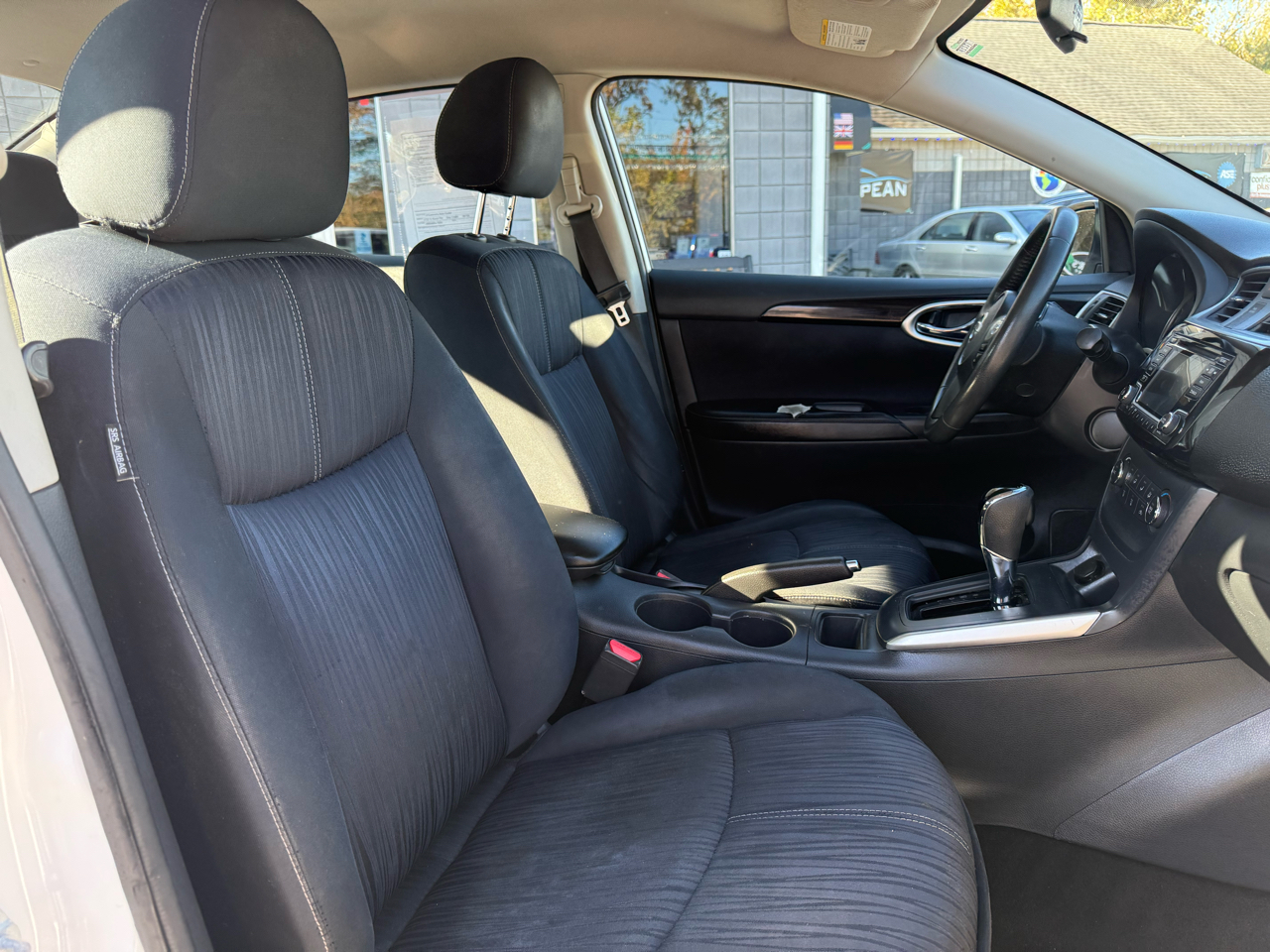 Nissan Sentra SV 4D Sedan 2016