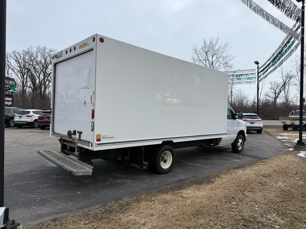 Ford Econoline E-350 Super Duty 2013
