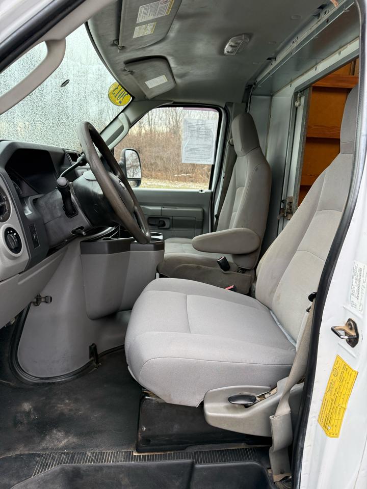 Ford Econoline E-350 Super Duty 2013