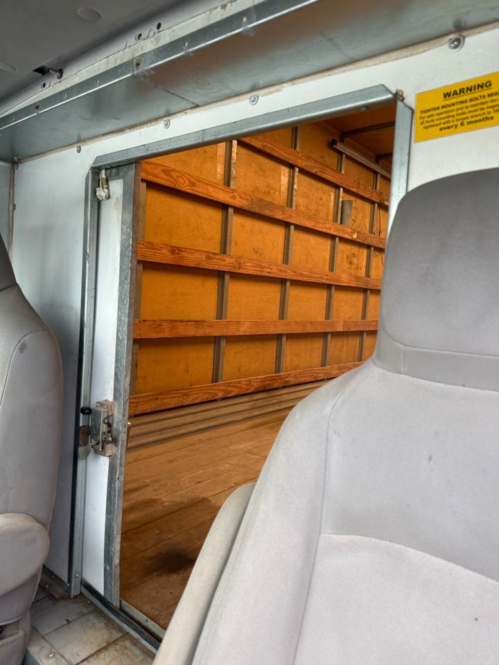 Ford Econoline E-350 Super Duty 2013