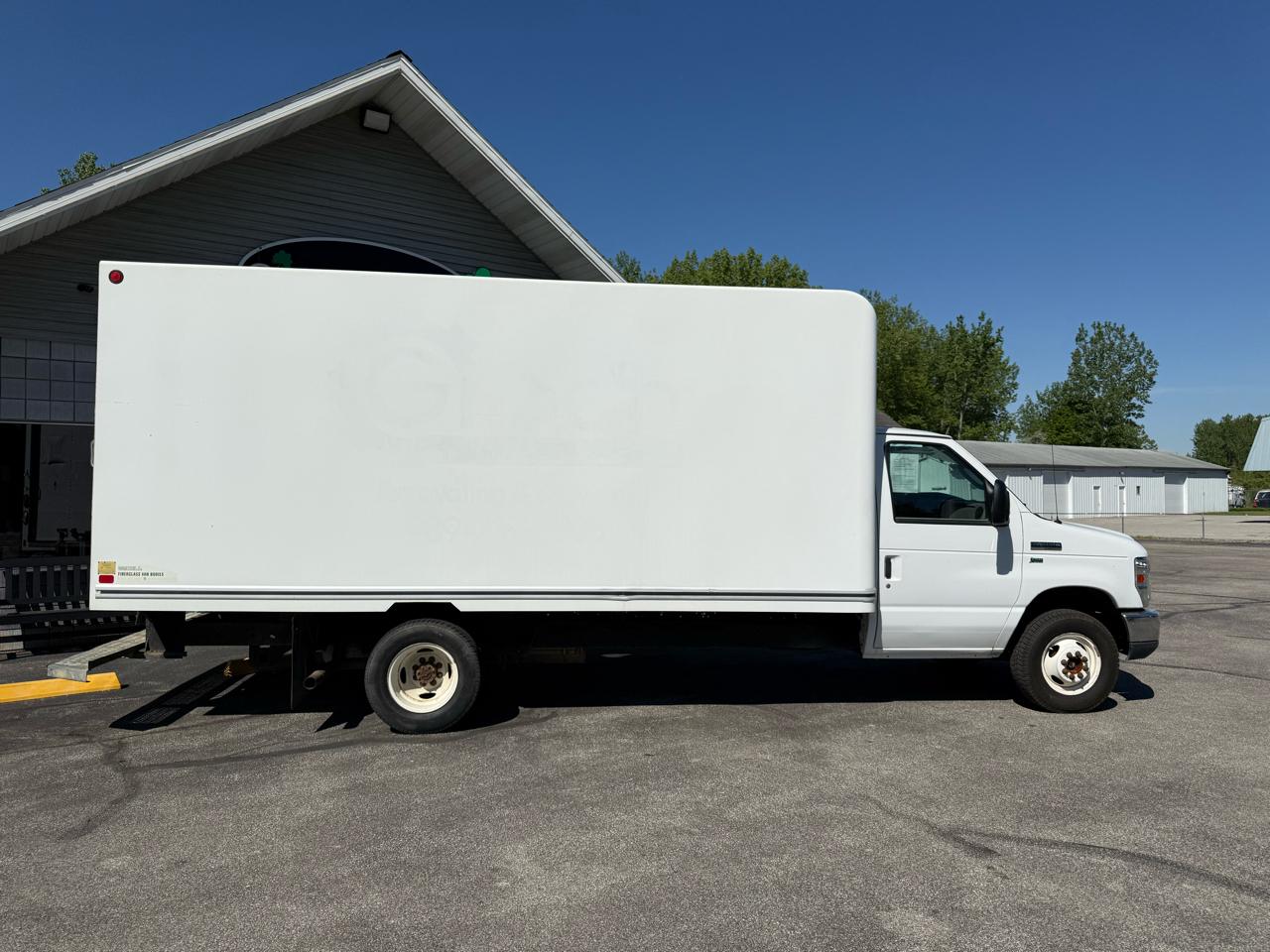 Ford Econoline E-350 Super Duty 2013