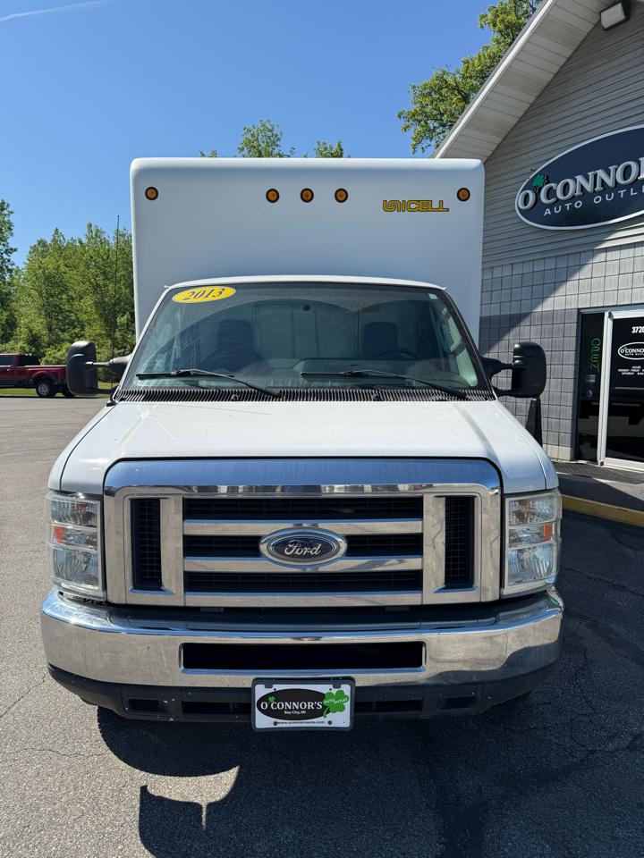 Ford Econoline E-350 Super Duty 2013
