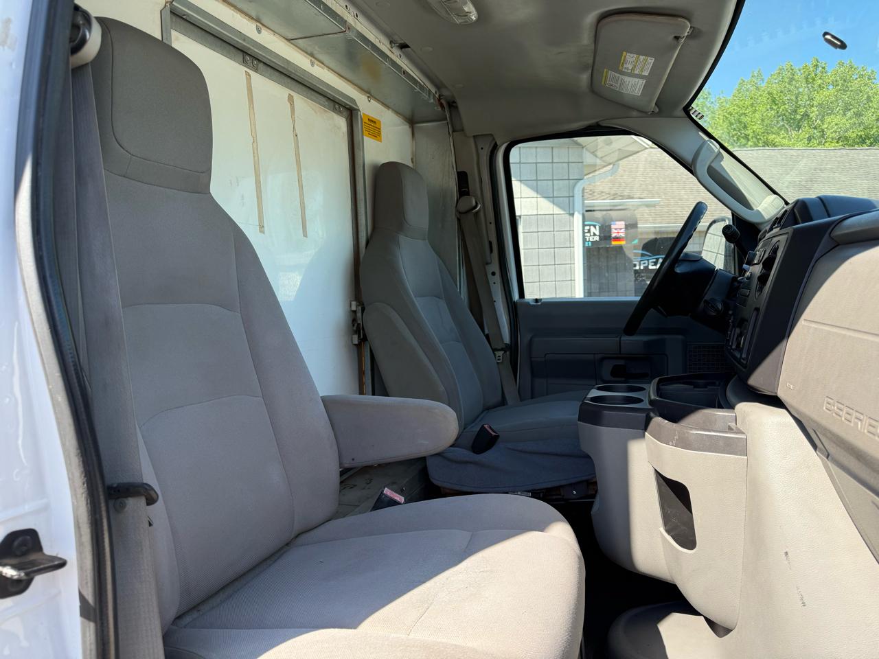 Ford Econoline E-350 Super Duty 2013