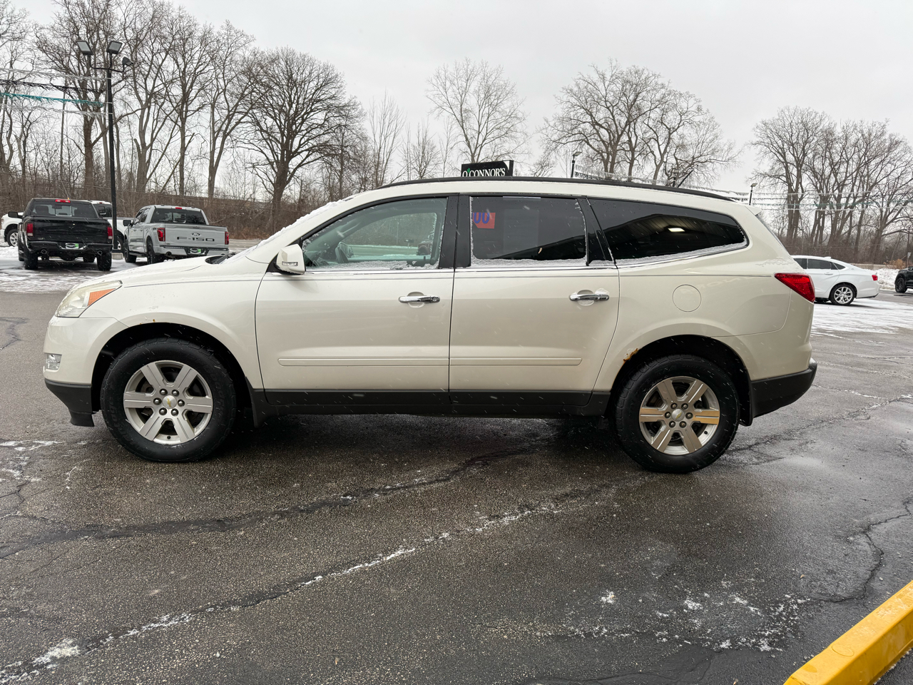 Chevrolet Traverse 1LT AWD 2011