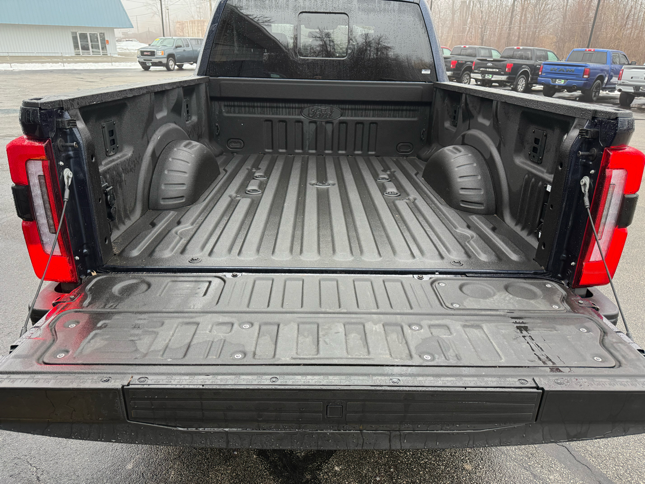 Ford F-350 SD XL Crew Cab Long Bed 4WD 2025