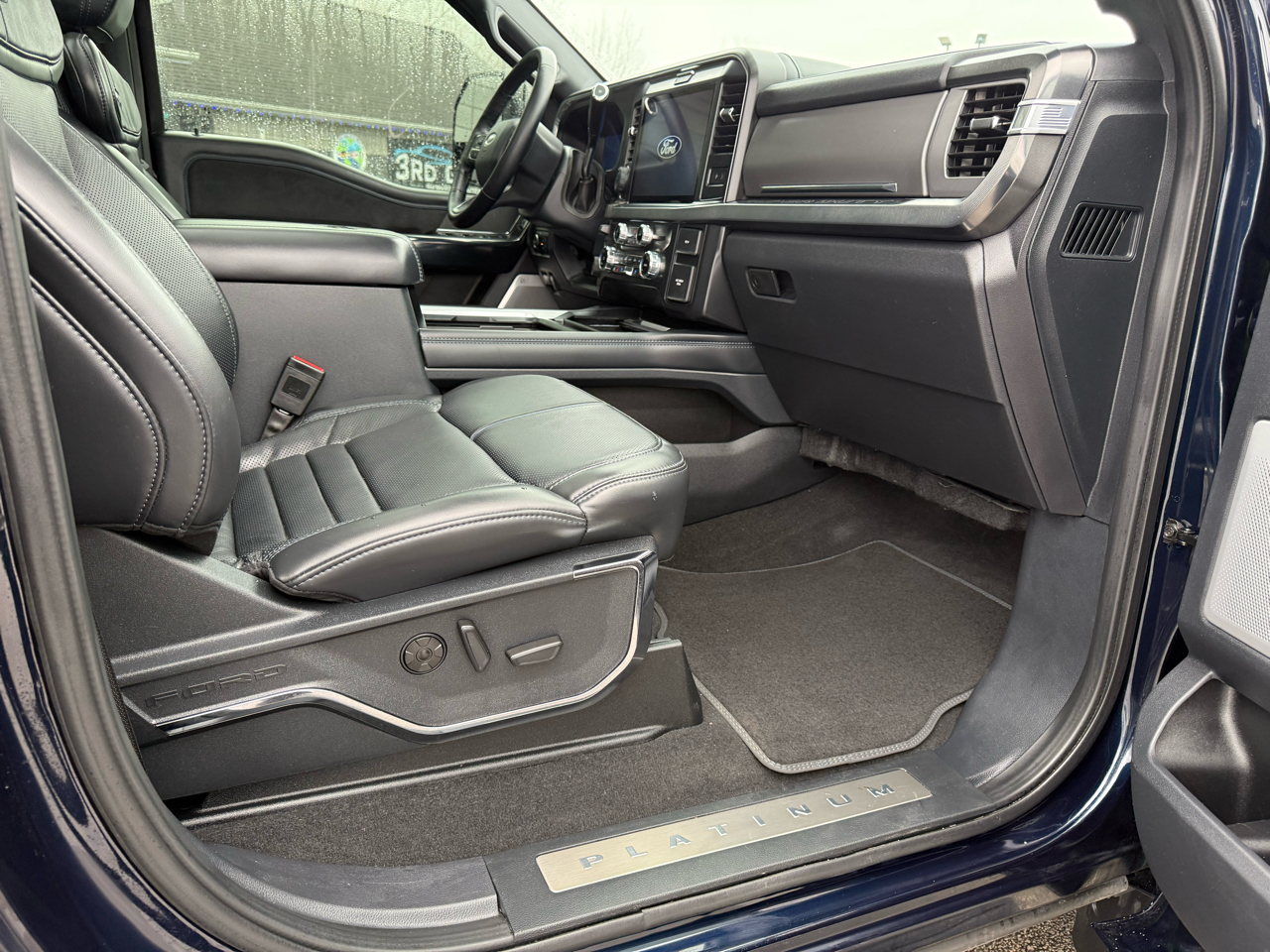 Ford F-350 SD XL Crew Cab Long Bed 4WD 2025