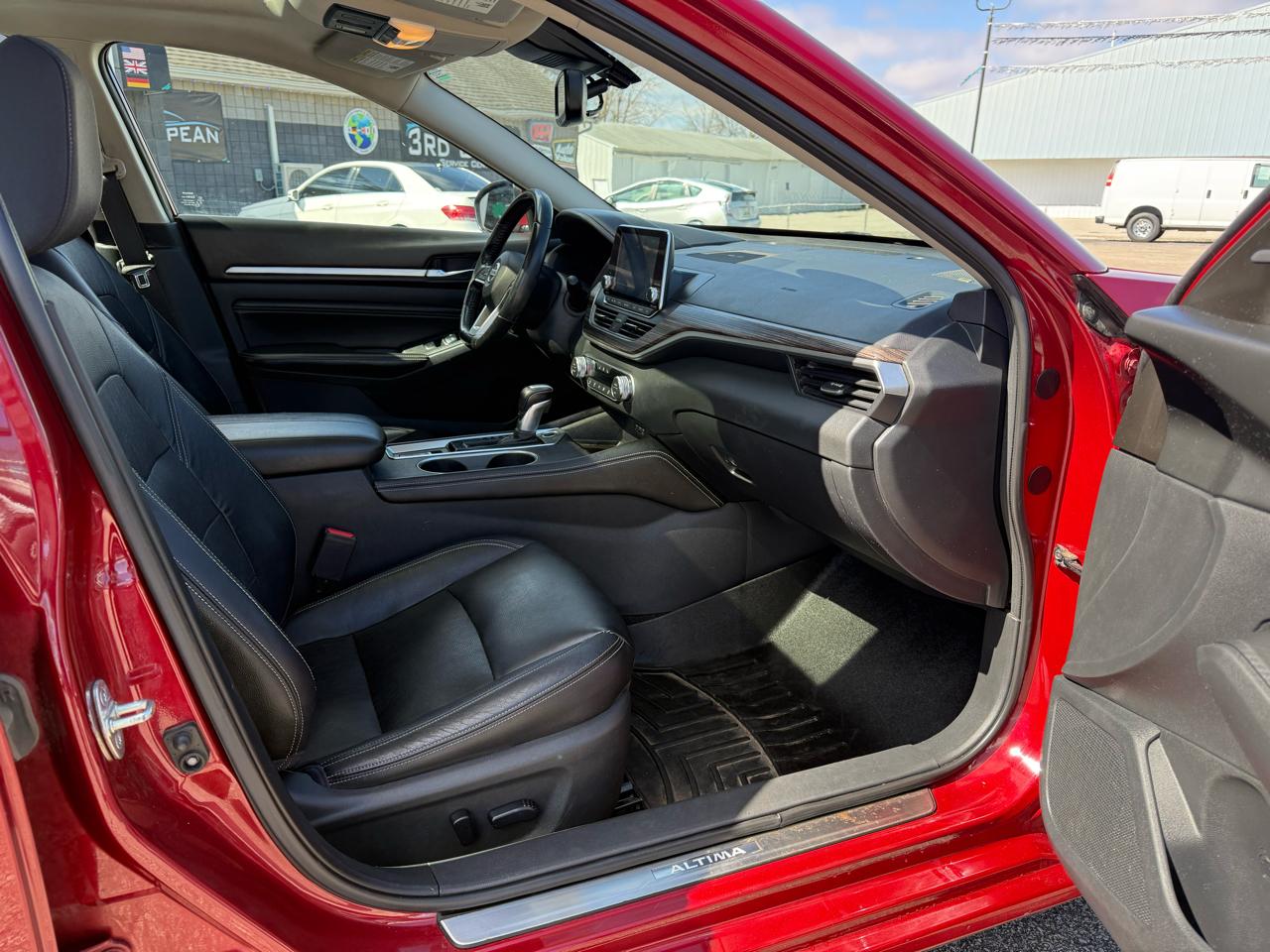 Nissan Altima 2.0 Platinum Sedan 2019