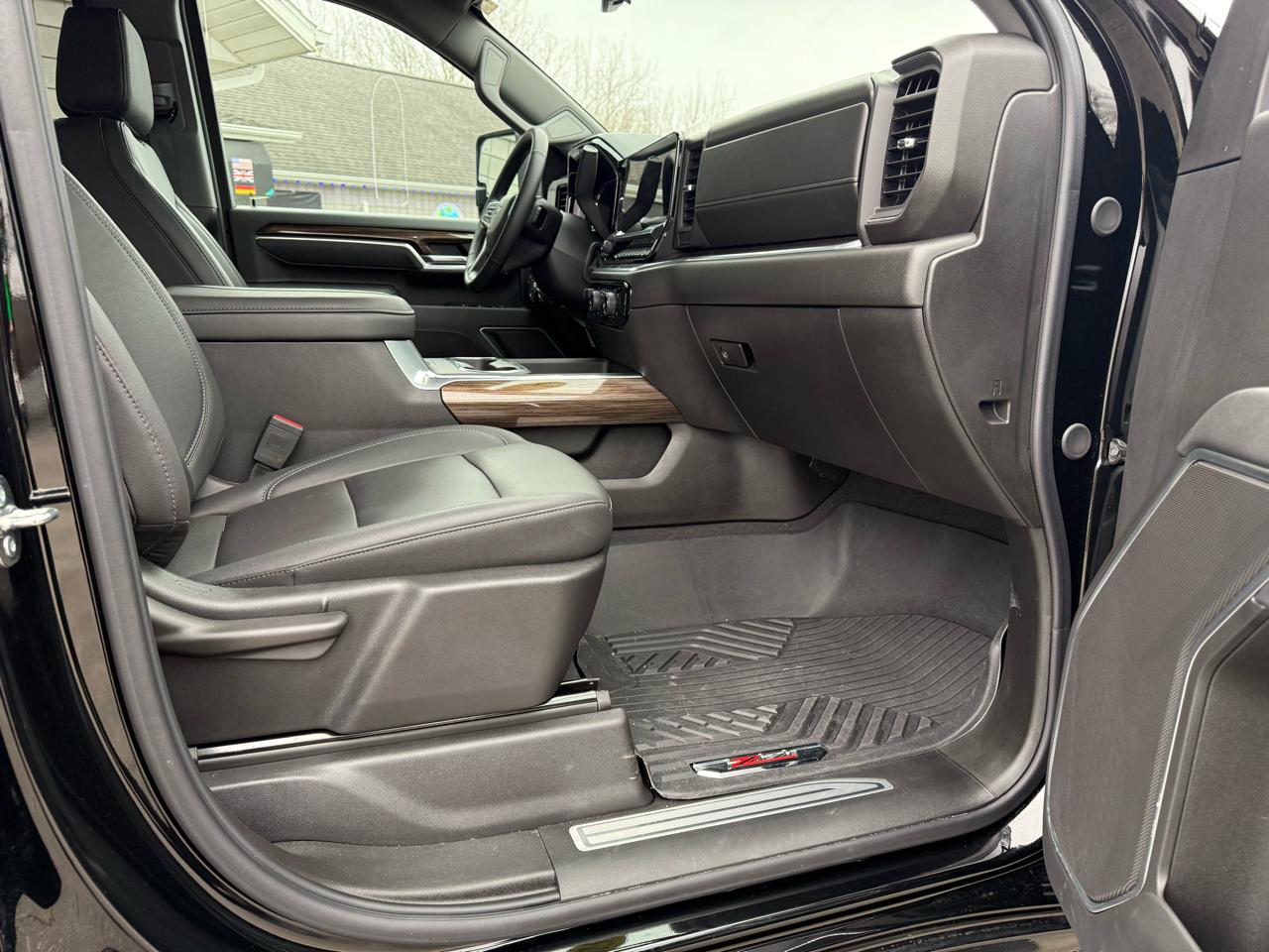 Chevrolet Silverado 2500HD LT Crew Cab Long Box 4WD 2025