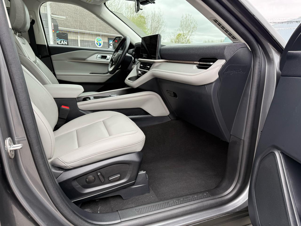 Ford Explorer Active AWD 2025