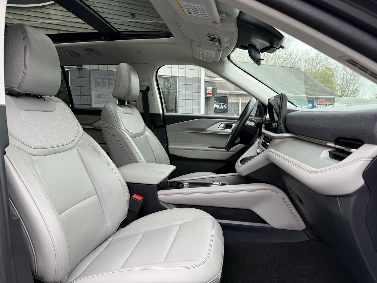 Ford Explorer Active AWD 2025