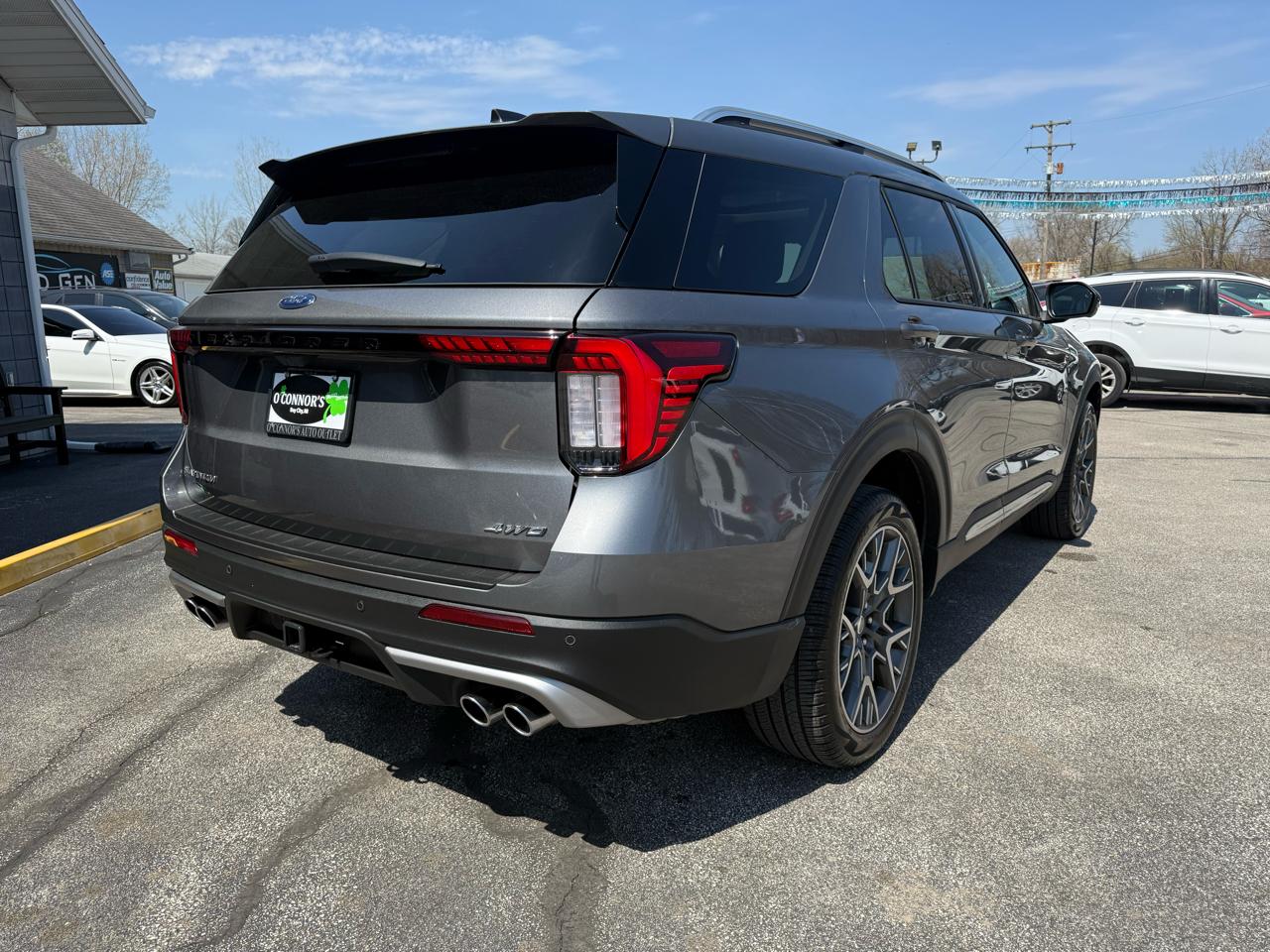 Ford Explorer Platinum AWD 2025