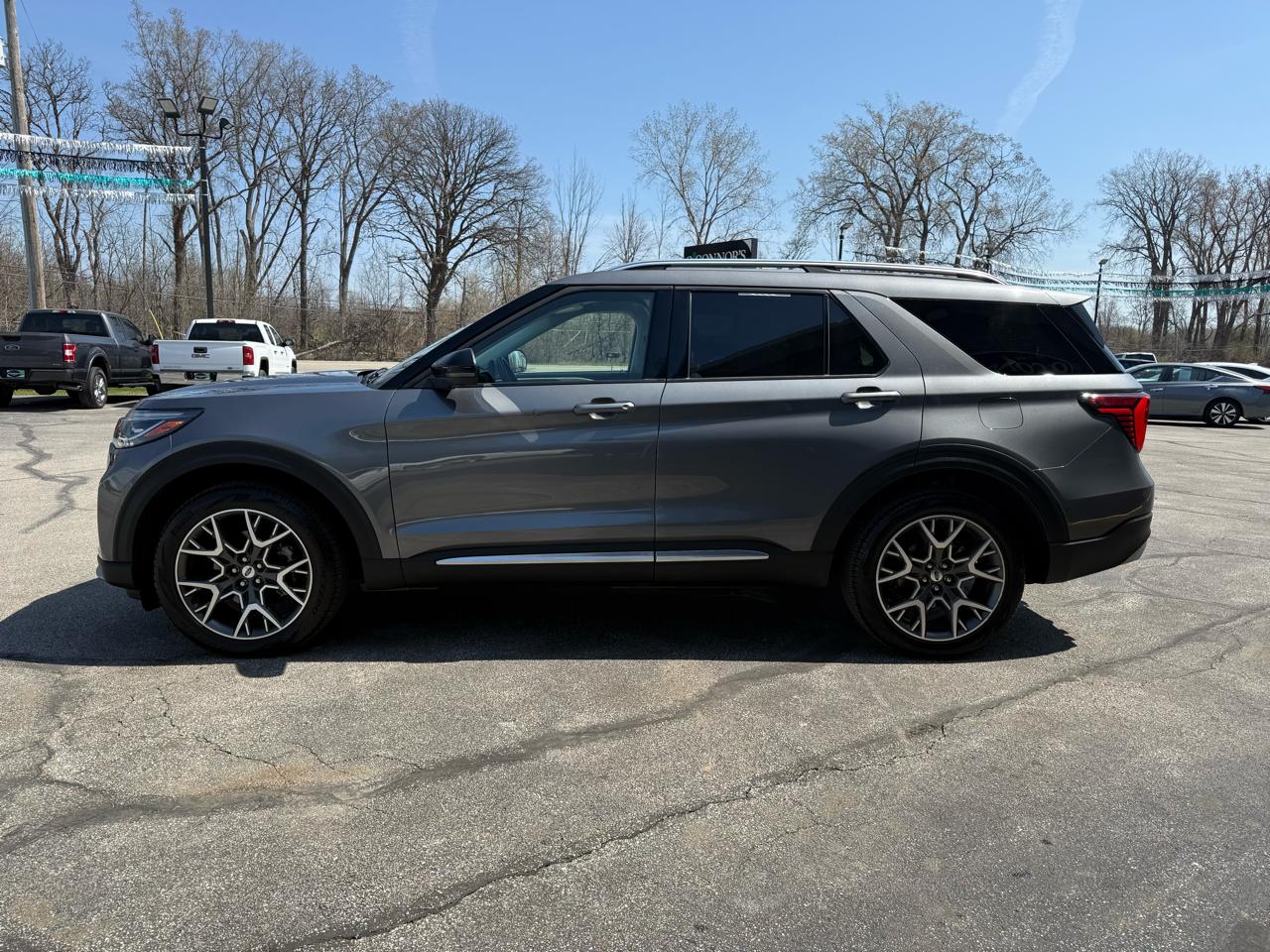 Ford Explorer Platinum AWD 2025