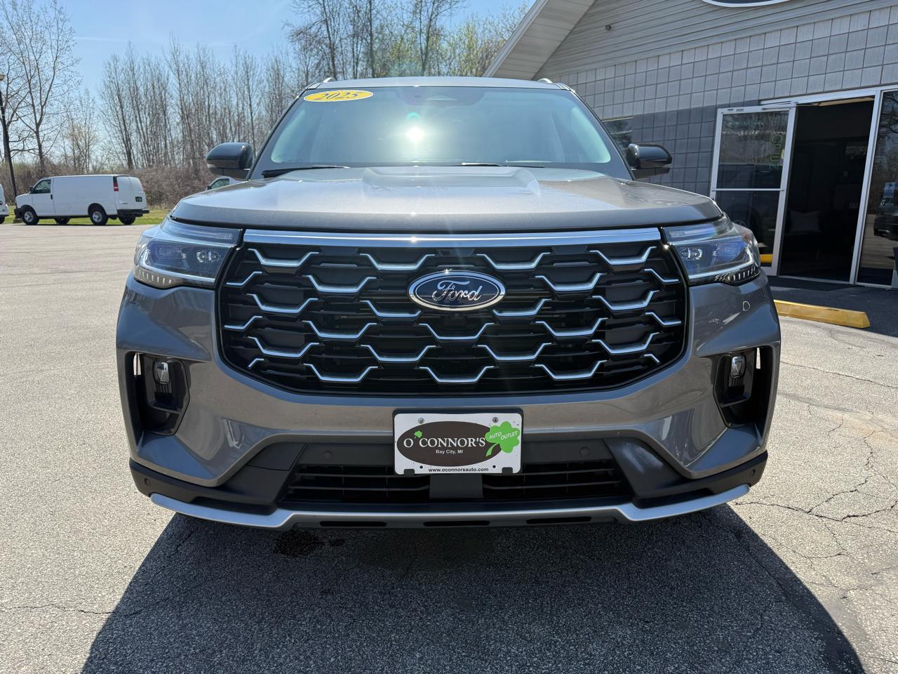 Ford Explorer Platinum AWD 2025